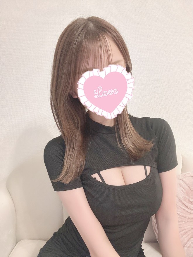 肨